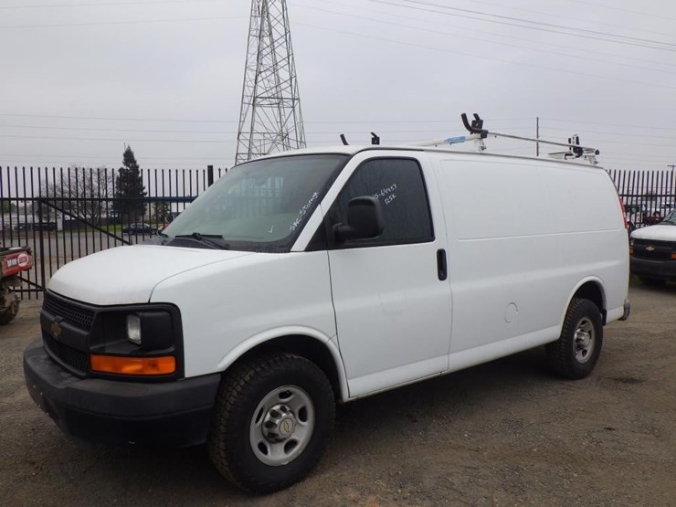2014-chevrolet-express-2500-image-1