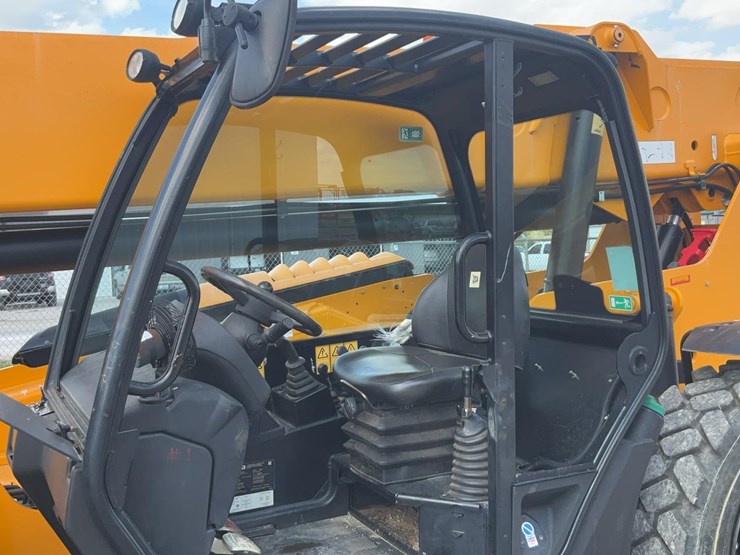 2022-jcb-510-56-image-11