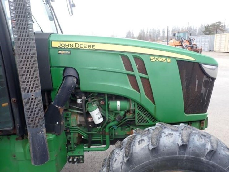 2016-john-deere-5085e-image-45