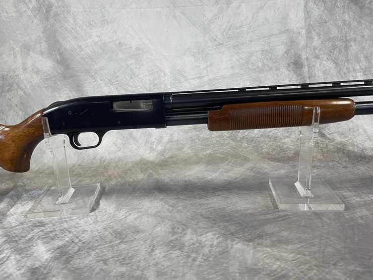 #4115-•-mossberg,-20-ga.-pump-action-shotgun,-sn:-c380887-image-4