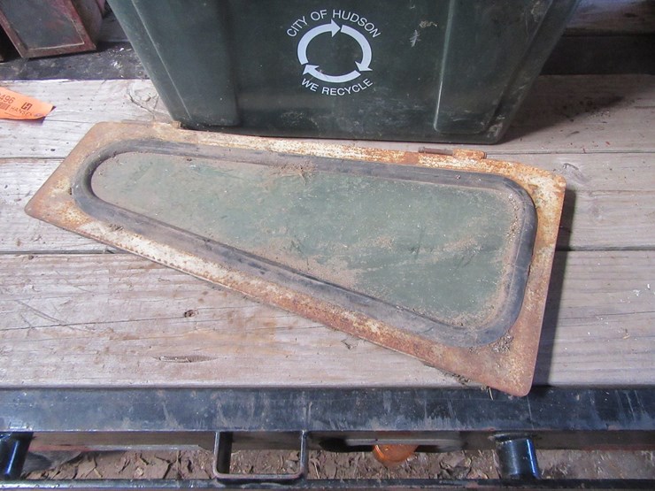 international-806-image-3