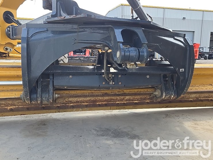 2019-deere-670g-image-25