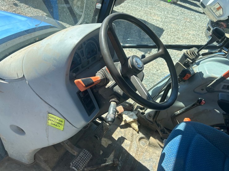 new-holland-t5070-image-45