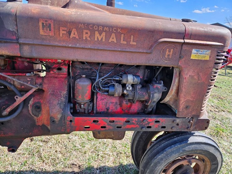 #526-•-farmall-h-tractor-image-12
