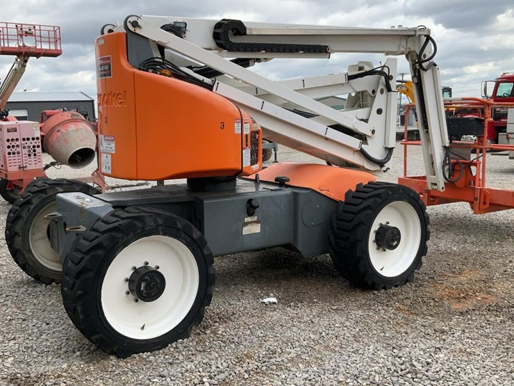 #302-•-2019-snorkel-46'-4wd-articulating-boom-lift-#3-image-3