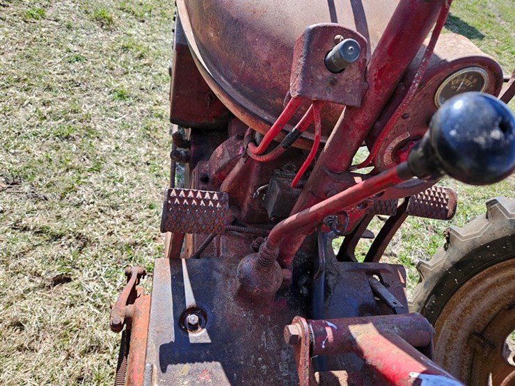 #526-•-farmall-h-tractor-image-26