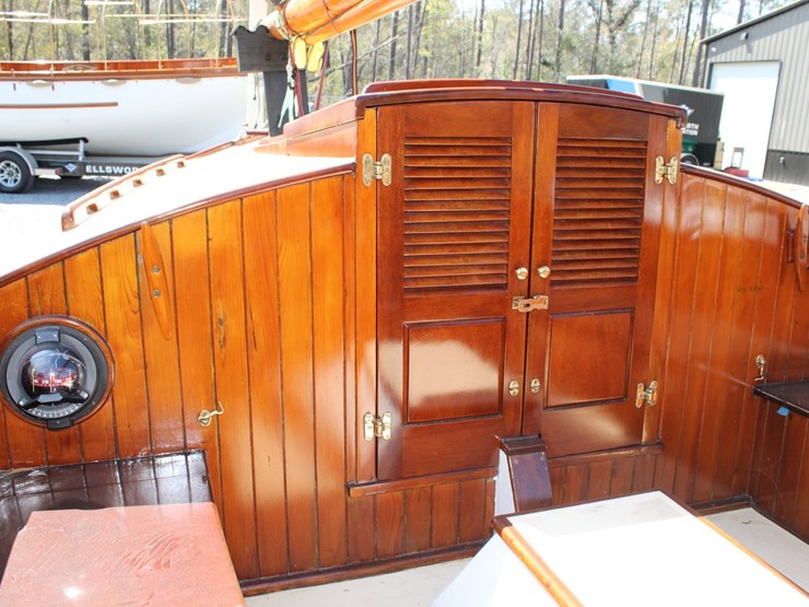 #9545-•-grimmalkin-–-18'-fenwick-williams-classic-wooden-catboat-w/-trailer-image-51