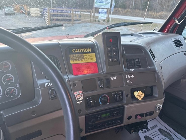 2005-sterling-l7500-image-13