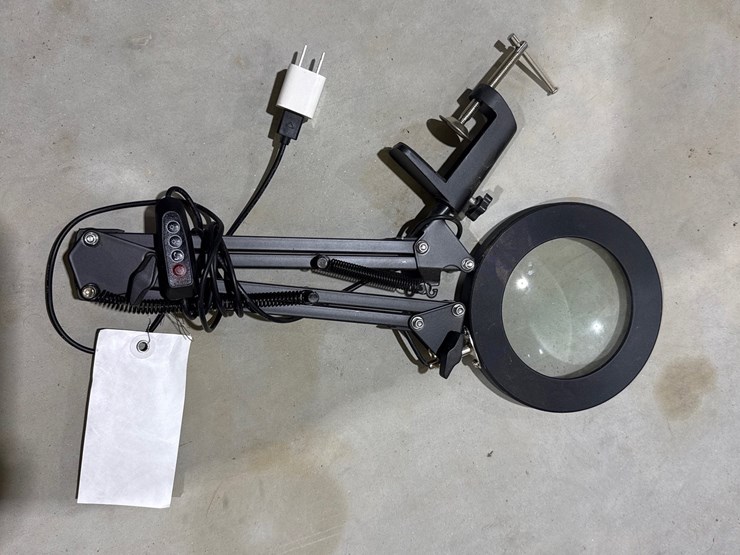 #707-•-adjustable-lamp-image-1