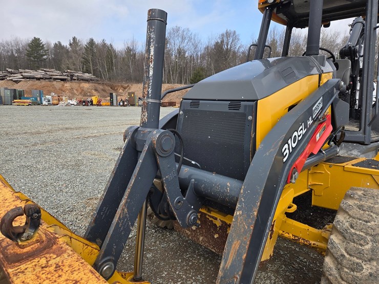 2019-deere-310-image-14