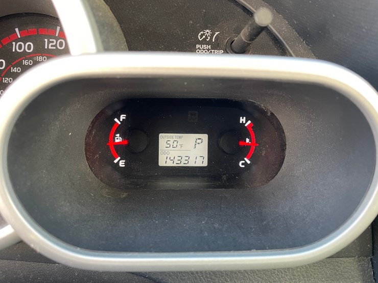 #2849-•-2008-pontiac-vibe-awd-hatchback-(has-wi-title)-image-16