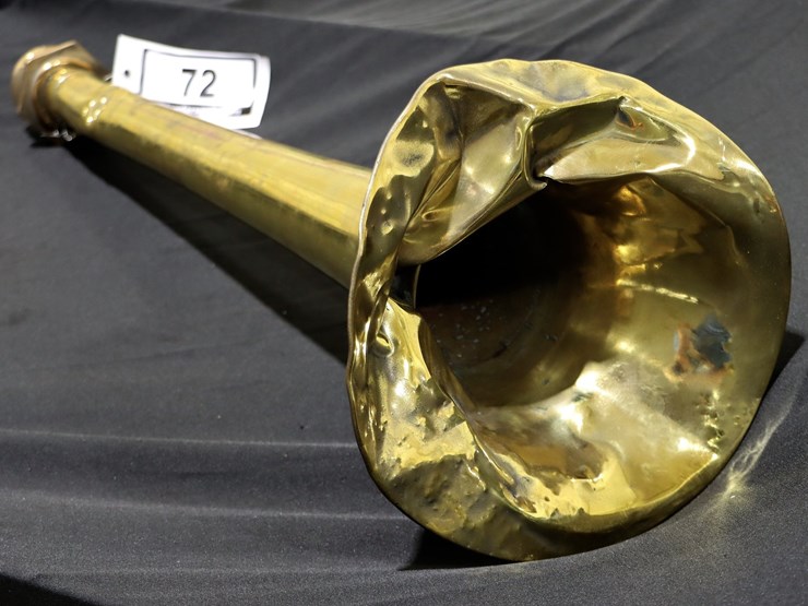 #72-•-brass-horn-image-1