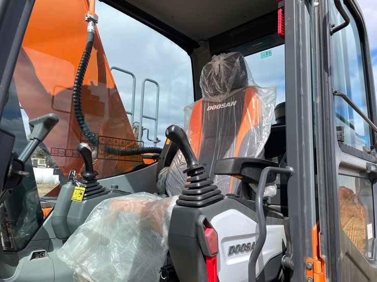 doosan-dx225-lc-image-57