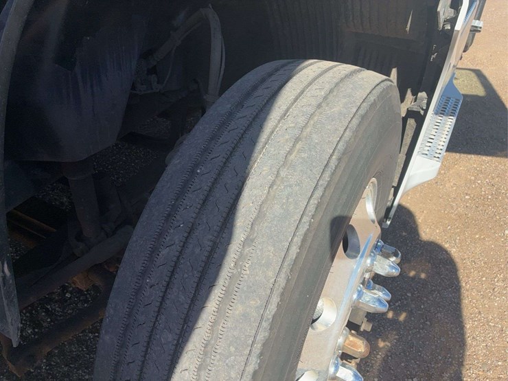 2019-volvo-vnl-tandem-axle-dual-conventional-new-generation-tractor-truck-image-66