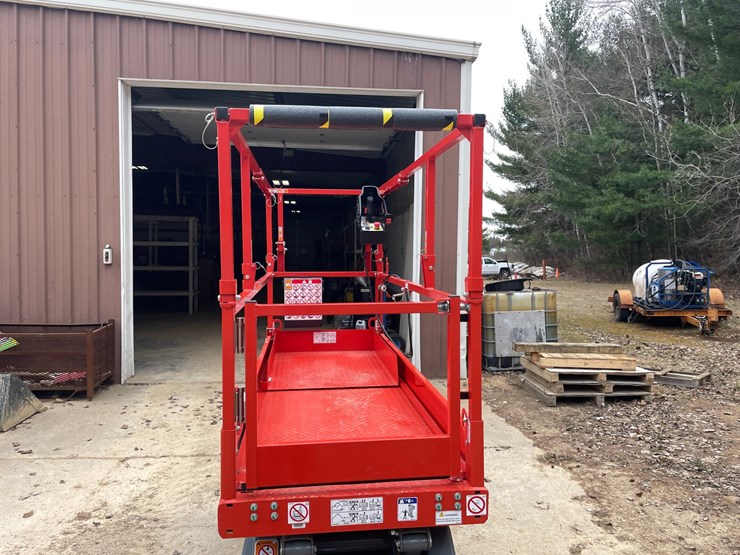 #7514a-•-2025-skyjack-sj3220e-electric-scissor-lift-image-12