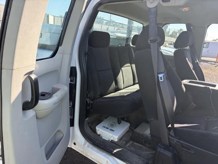 2012-gmc-sierra-3500-image-15