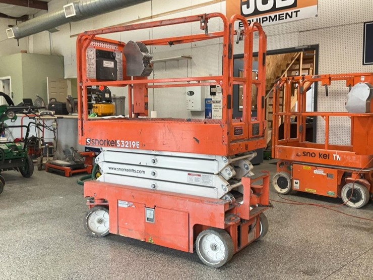 #424-•-2020-snorkel-19'-scissor-lift-image-7