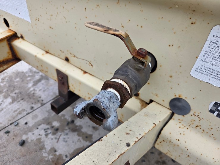 1994-massey-ferguson-8-image-12