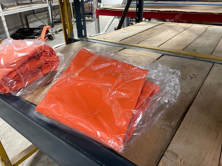 #7559-•-skytrack-man-lift-basket-control-weather-cover-image-14