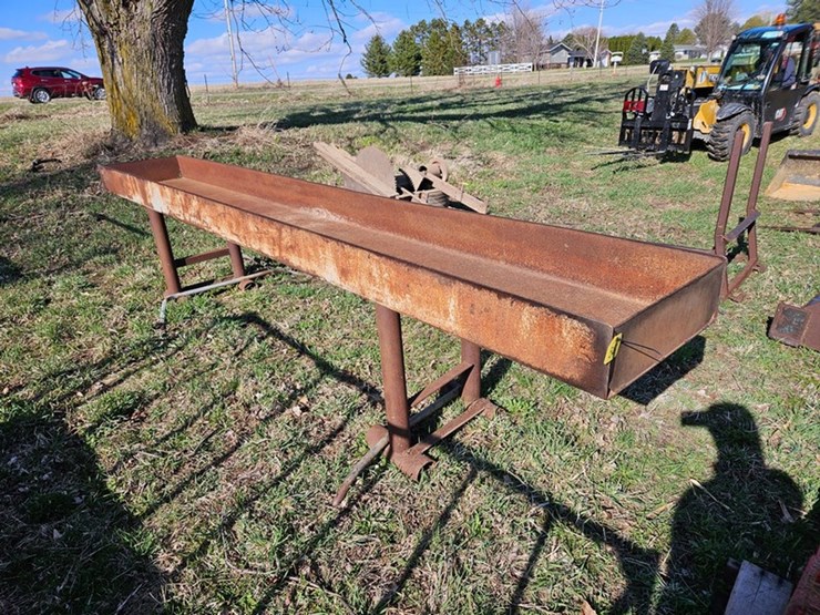 #549-•-14'-steel-feed-bunk-image-1