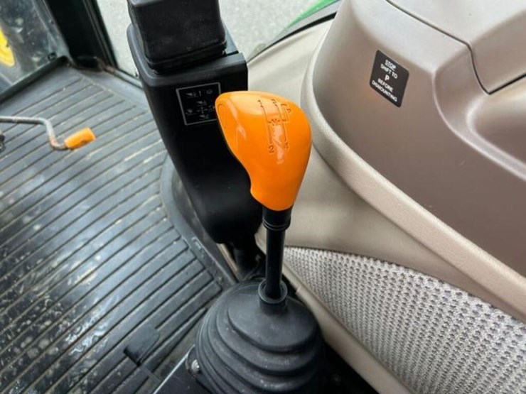 2016-john-deere-5085e-image-17