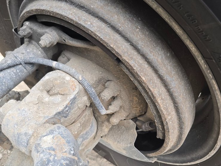 2017-peterbilt-348-image-28