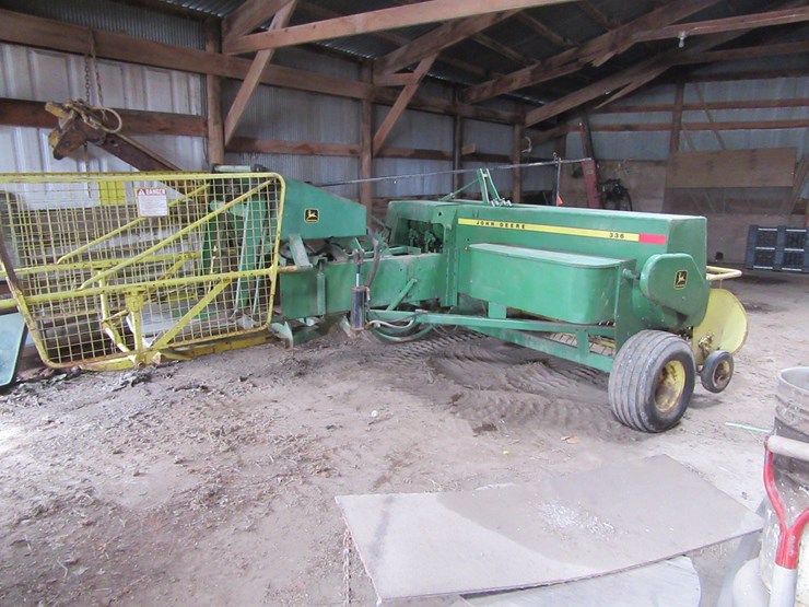 john-deere-336-image-3