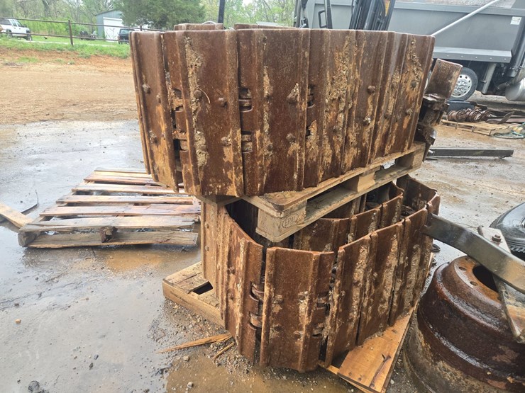 caterpillar-953d-image-1