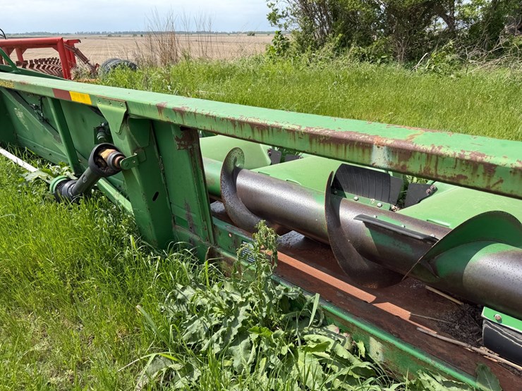 2000-john-deere-894-image-11