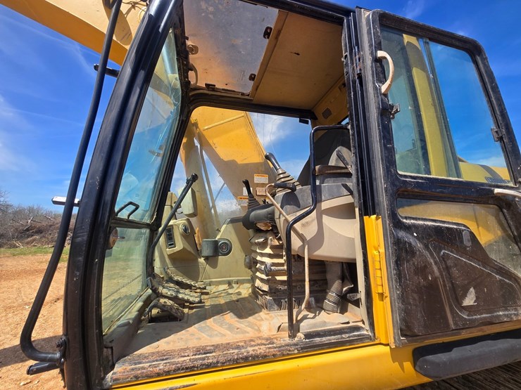 2003-caterpillar-320c-image-48