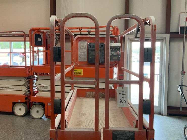 #412-•-2019-snorkel-19'-scissor-lift-image-20