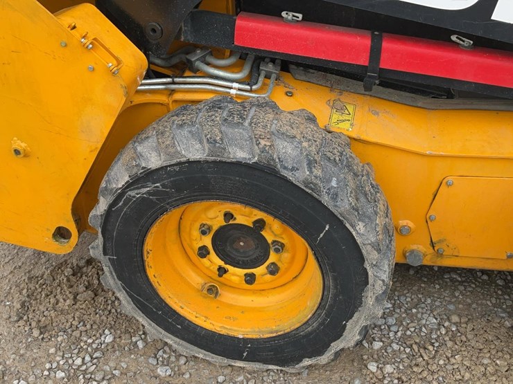 2021-jcb-215-image-34