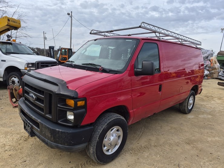 2011-ford-e350-image-1