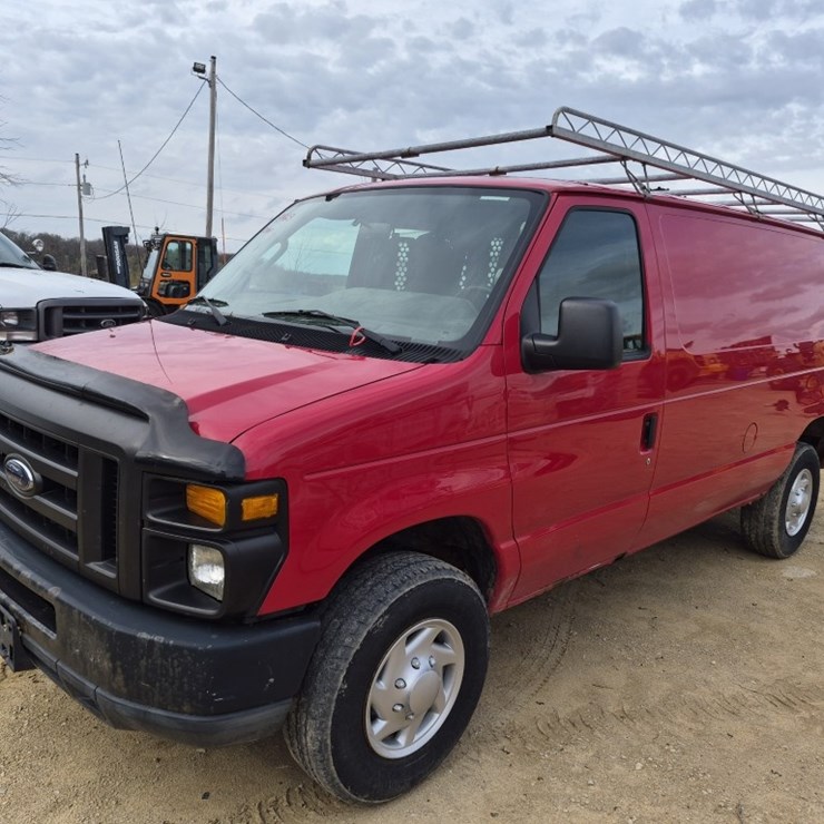 2011 FORD E350