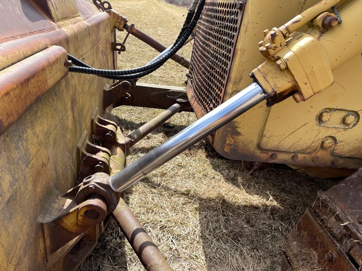 caterpillar-d7-image-17