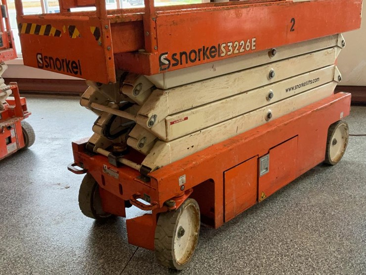 #404-•-2019-snorkel-26'-scissor-lift-image-19