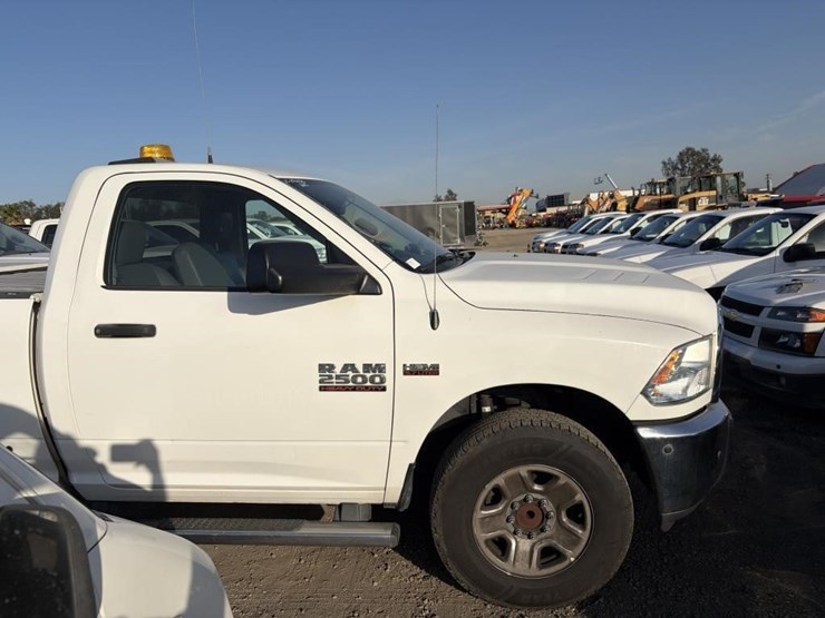 2016-dodge-2500-image-7