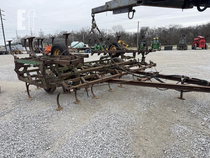 john-deere-1010-image-3