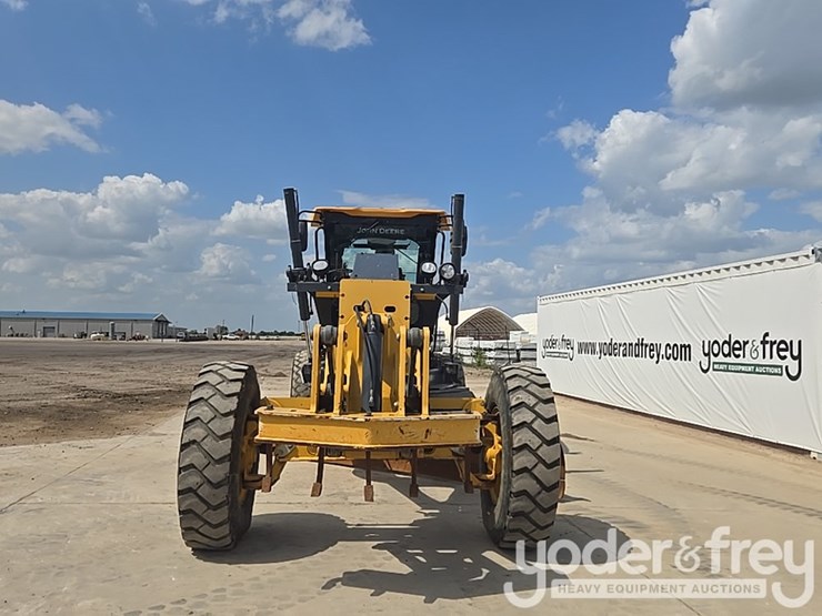 2019-deere-670g-image-8