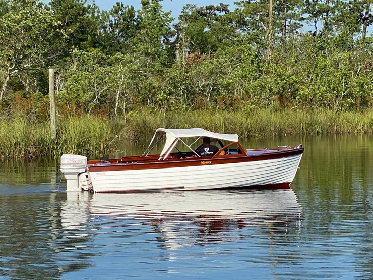 #9548-•-the-“nectar”-–-17’-vintage-wooden-boat,-true-collector’s-piece-image-21