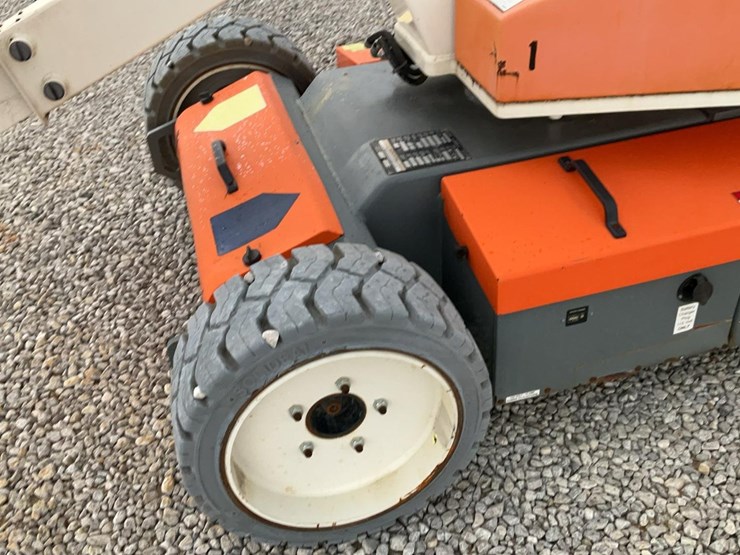 #309-•-2019-snorkel-38'-articulating-lift-image-13