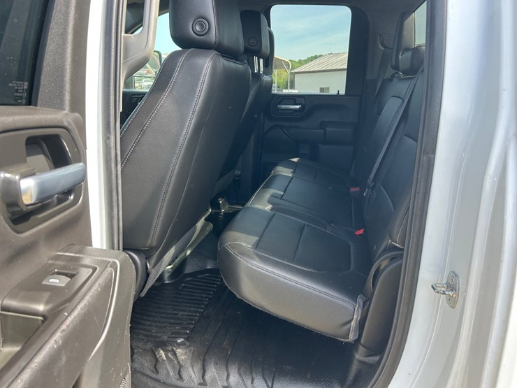 2021-chevrolet-2500-image-8