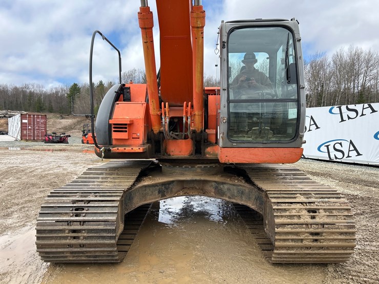 2021-hitachi-zx225-image-9