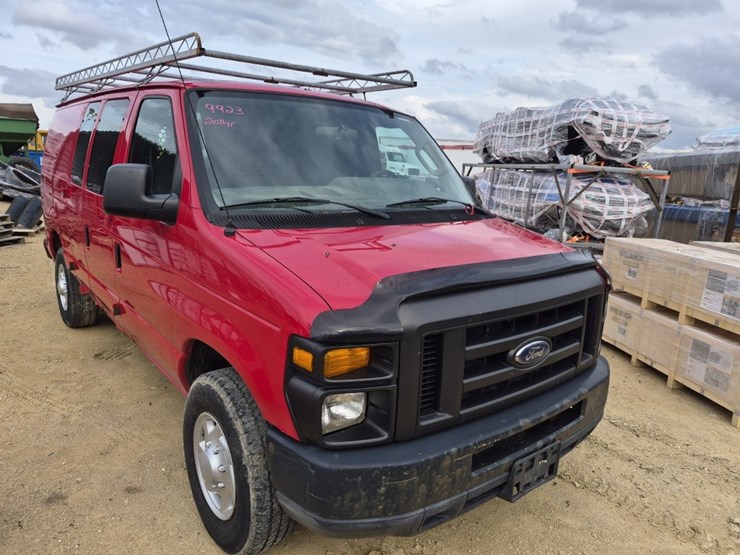 2011-ford-e350-image-3