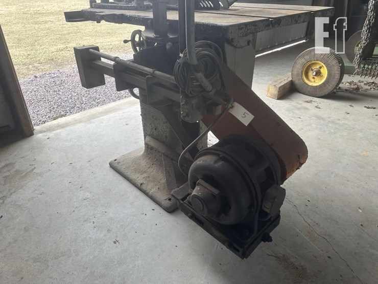 vintage-table-saw-image-11