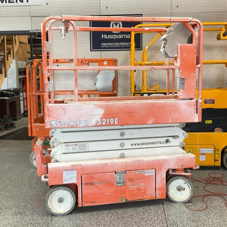 #411 • 2019 Snorkel 19' Scissor Lift