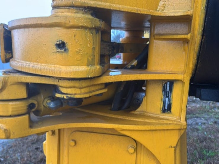 2010-tigercat-lx822c-image-15