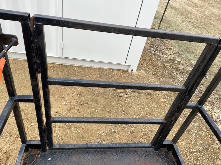 #7530-•-8'-work-platform-with-fork-pockets-image-16