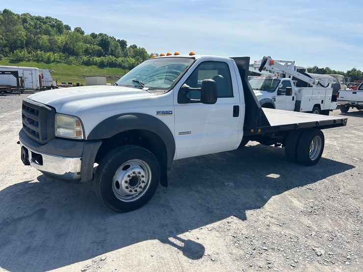 2005-ford-f550-image-2