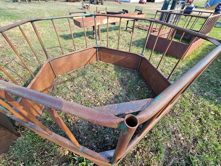 #544-•-round-bale-feeder-image-4